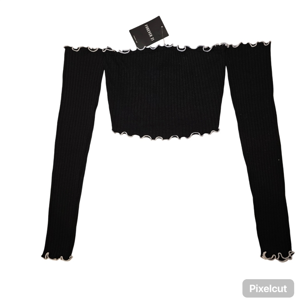 👍NWT Forever 21 black long sleeve off-the-shoulder crop top in size S US